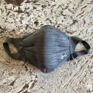 NWOT Under Armor sportsmask